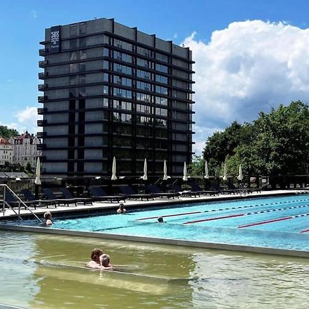 Appartement Apartman Diana à Karlovy Vary Extérieur photo